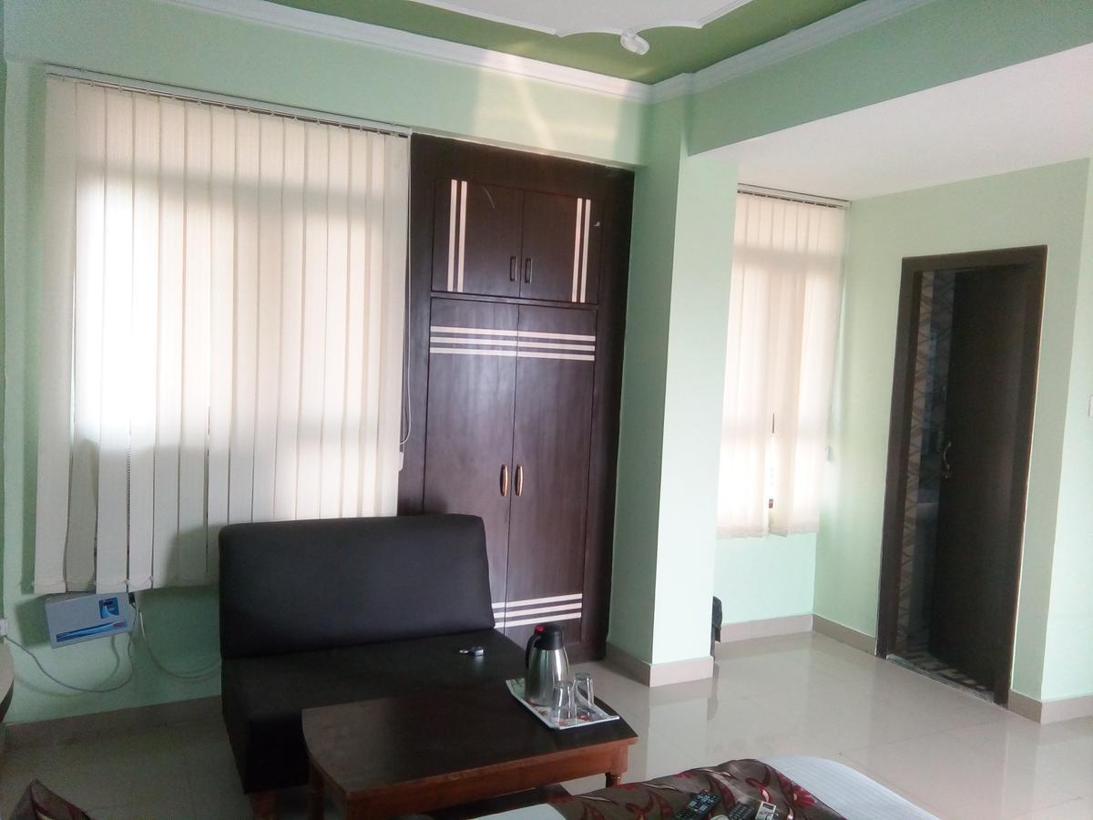 Hotel Mani International Patna  Buitenkant foto